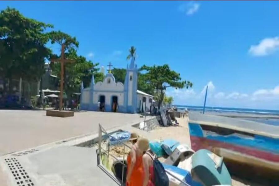 Igrejinha de Praia do Forte